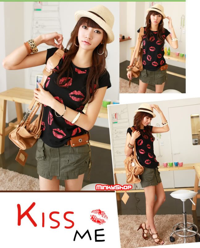 Kiss ME! Lips Korean T-shirt